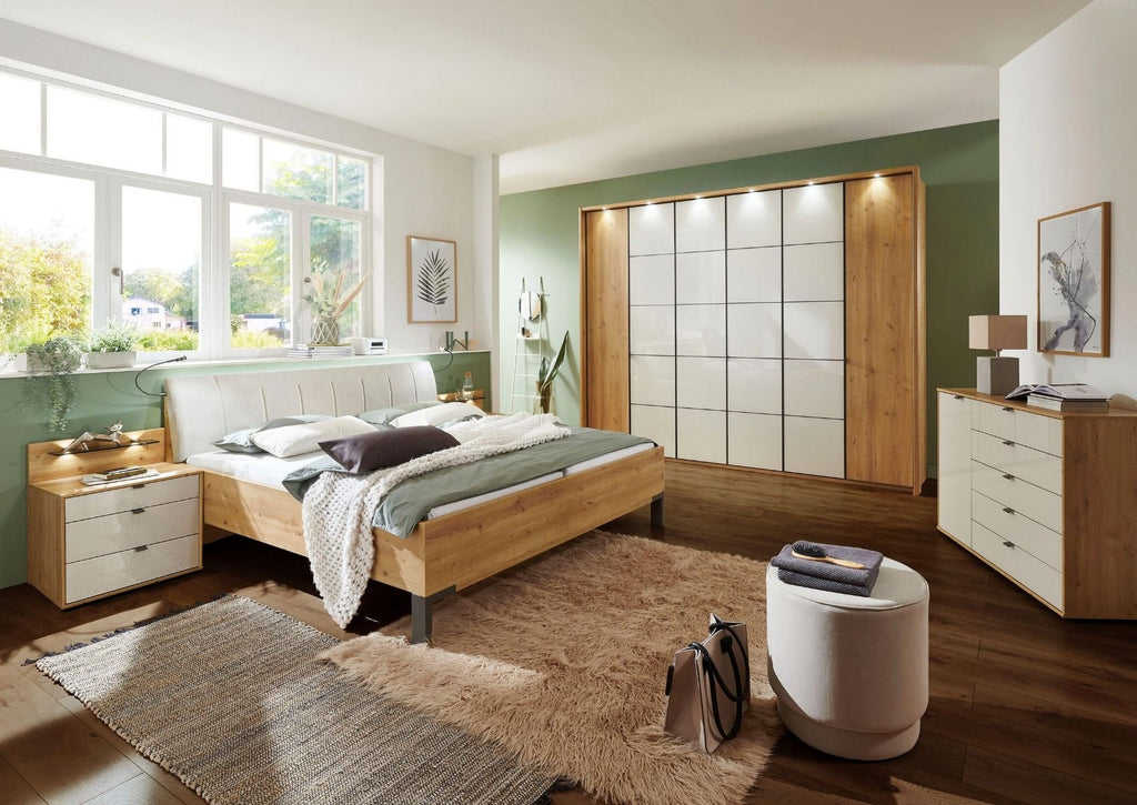 Oakwood Wiemann quito Bianco Oak And Champagne Faux Leather Bed