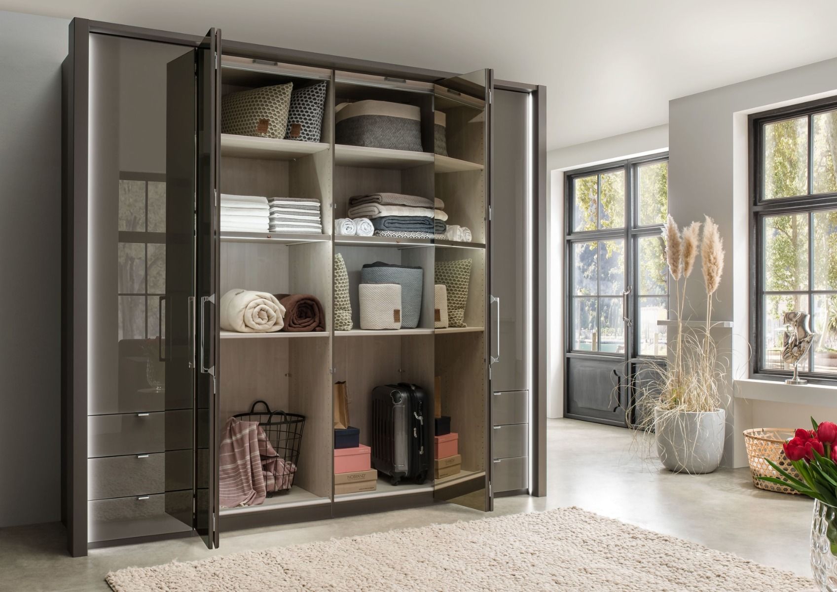 Oakwood Wiemann Kansas 6 Door Combi Wardrobe With 4 Full Mirror Doors