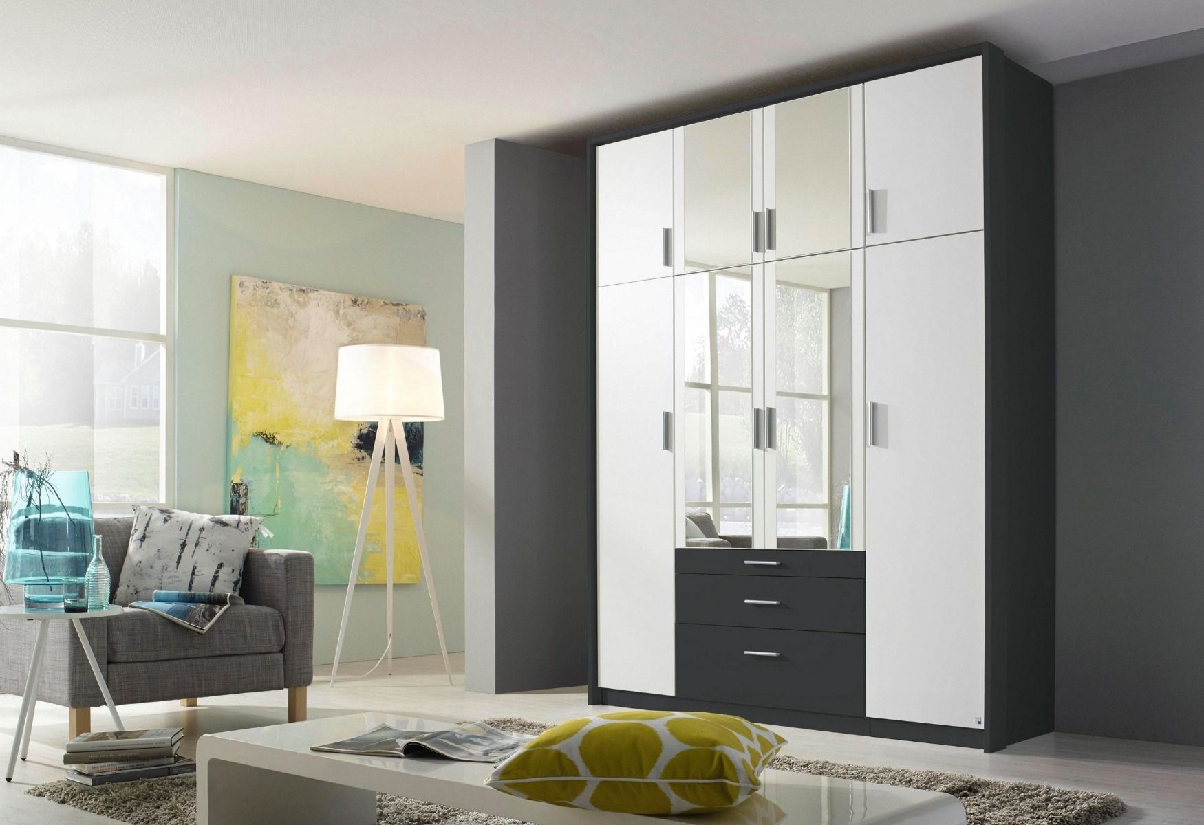 Oakwood Hildesheim - Extra 4 Piece Bedroom Furniture Set