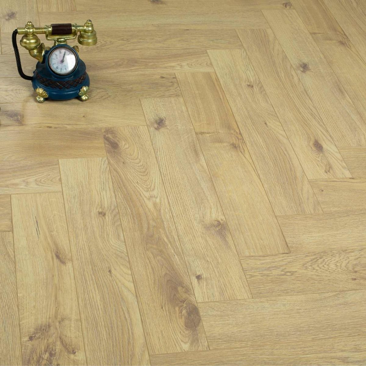 Oakwood Herringbone 12mm Royal Oak Laminate