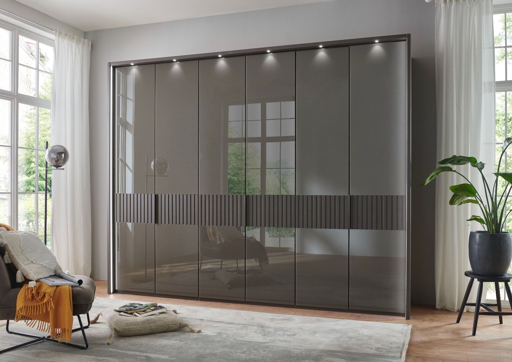 Oakwood Wiemann Ventura  4 Hinged Doors Wardrobe In Havana Glass