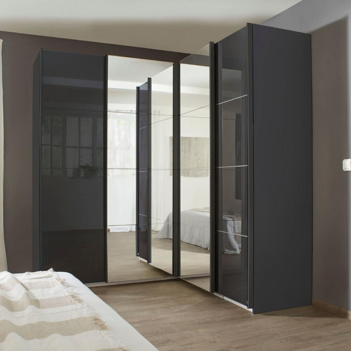 Oakwood Rauch Luma 181cm 4 Door Corner Sliding Wardrobe with 2 Glass Doors and 2 Mirror Doors