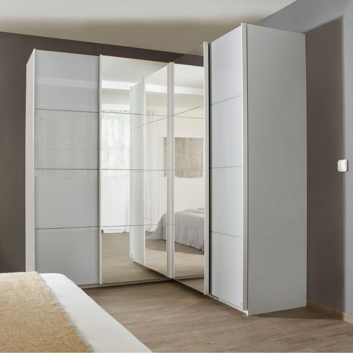 Oakwood Rauch Luma 181cm 4 Door Corner Sliding Wardrobe with 2 Glass Doors and 2 Mirror Doors