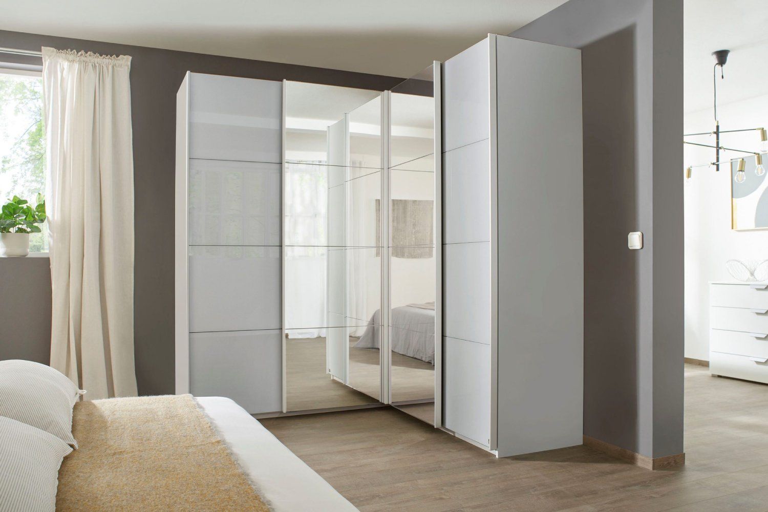 Oakwood Rauch Luma 181cm 4 Door Corner Sliding Wardrobe with 2 Glass Doors and 2 Mirror Doors
