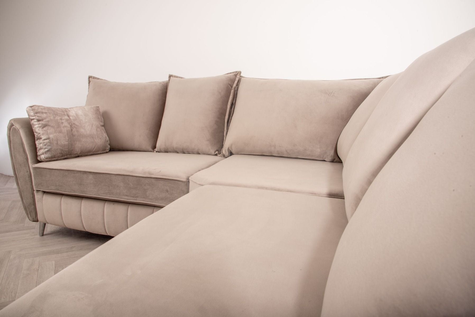 Oakwood Sophia Plush Velvet Fabric Upholstered Corner Sofa