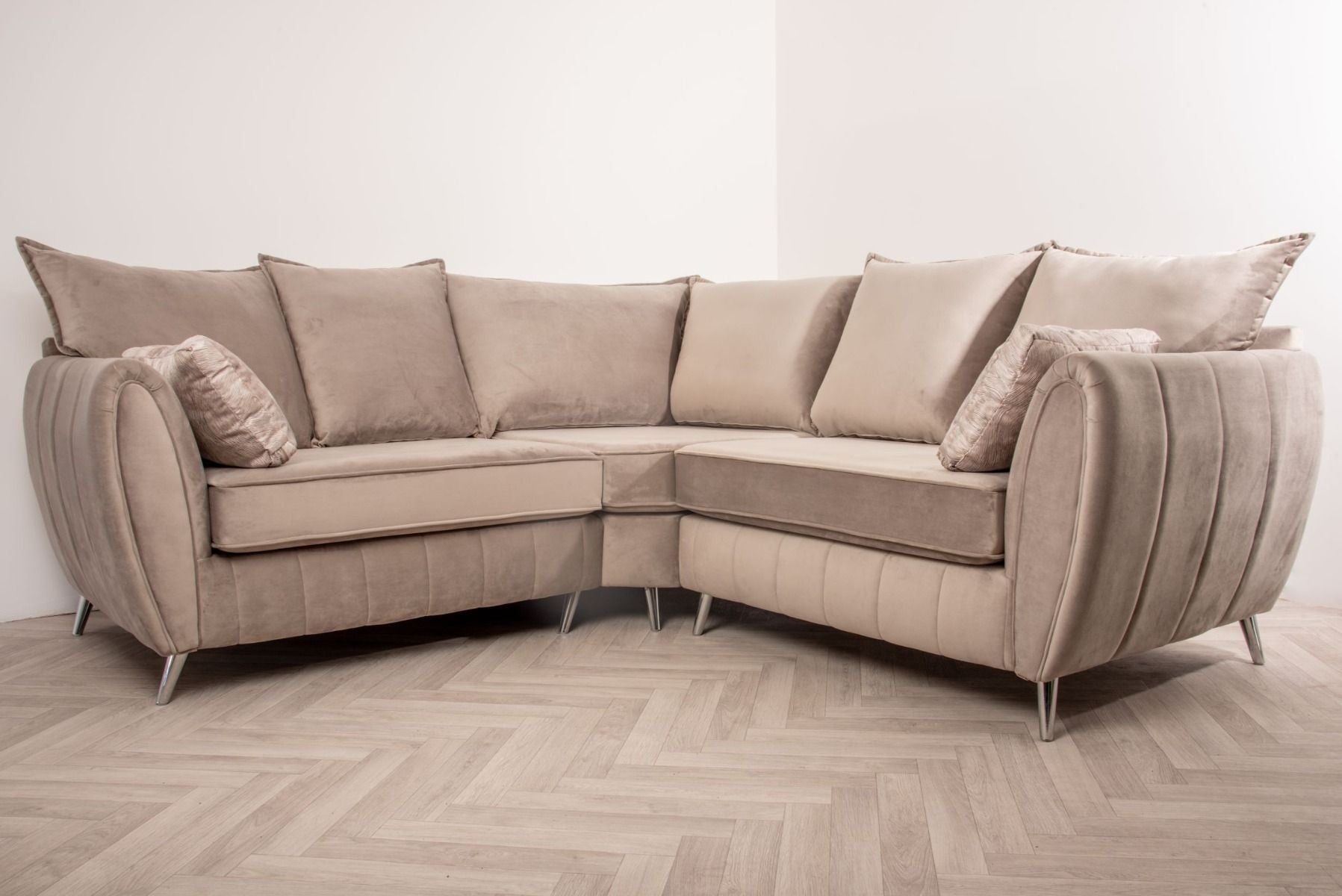 Oakwood Sophia Plush Velvet Fabric Upholstered Corner Sofa