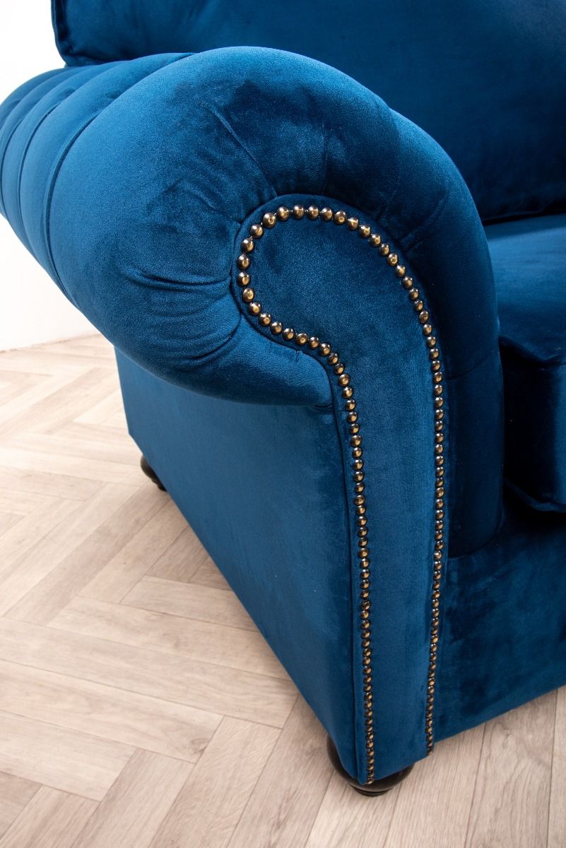 Oakwood Verona Chesterfield 2 Seater Sofa