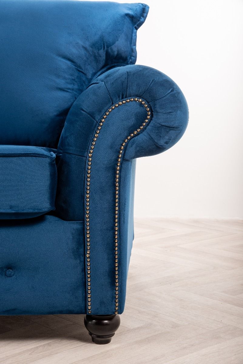 Oakwood Verona Chesterfield 2 Seater Sofa