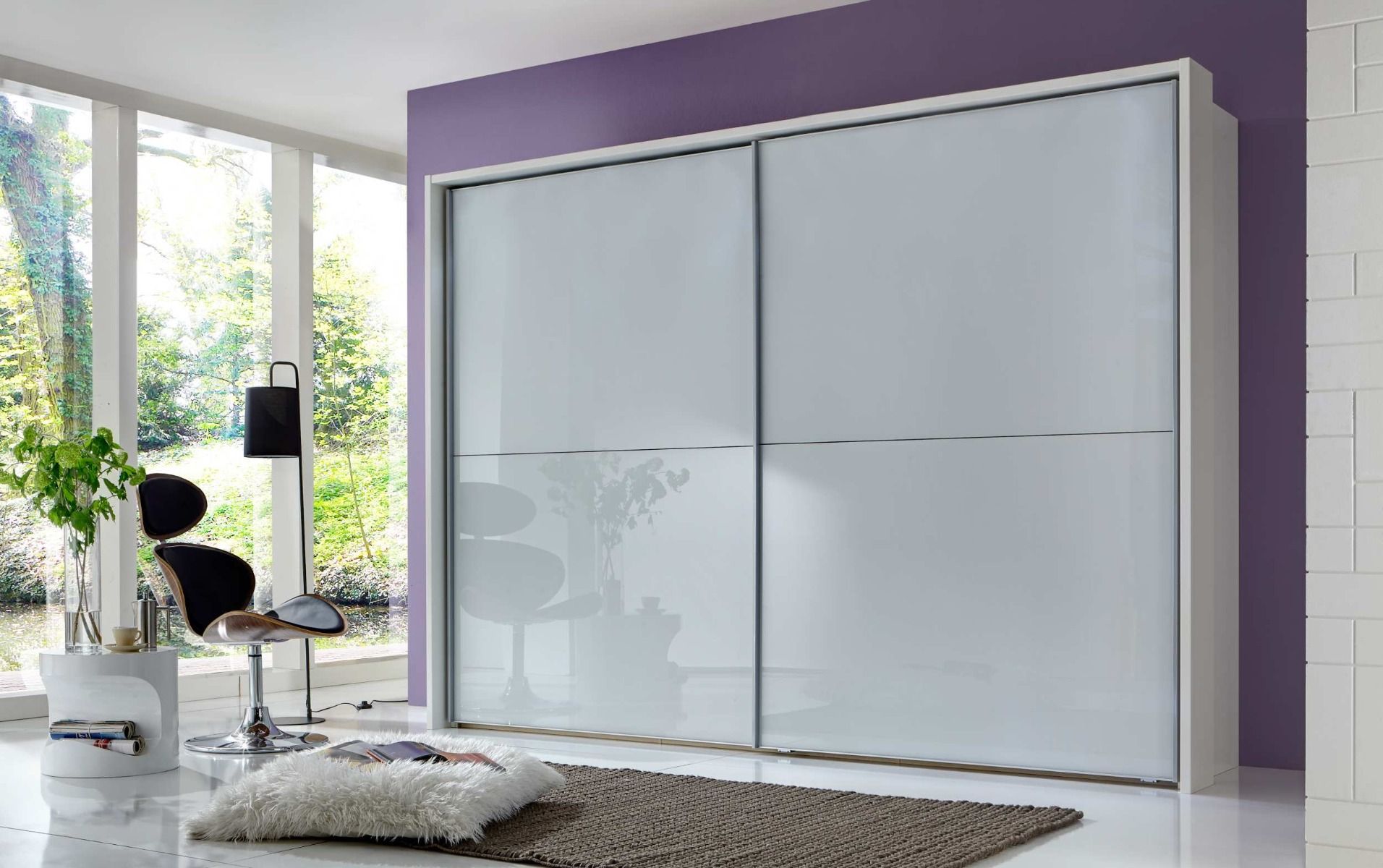 Oakwood Wiemann Berlin White Glass Front Finish Sliding Door Wardrobe