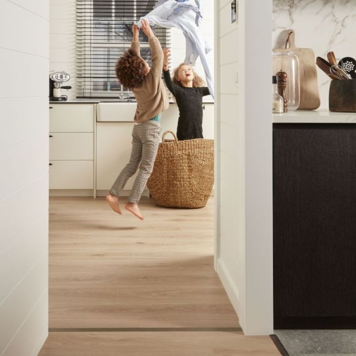 Oakwood Berry Alloc Ocean 8 V4 Laminate Flooring Bloom Natural
