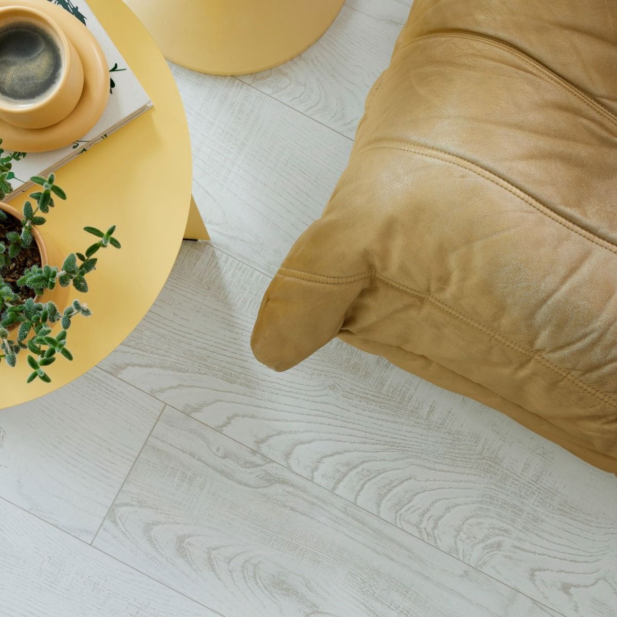 Oakwood Berry Alloc Ocean 8 V4 Laminate Flooring Chestnut White