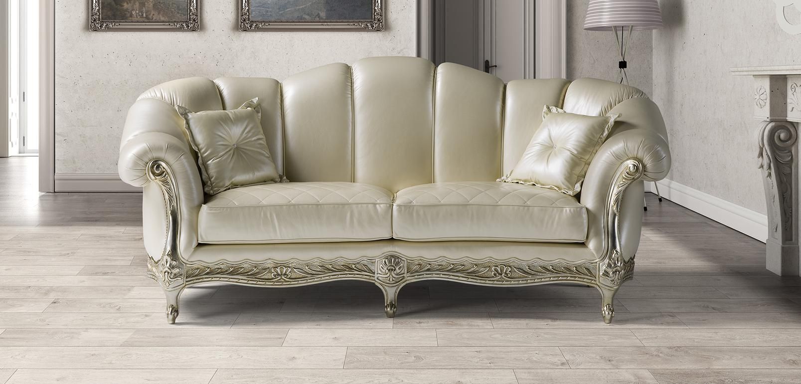 Oakwood Newtrend Concepts Carlos The Classic Style Supreme Quality Italian Leather Sofa
