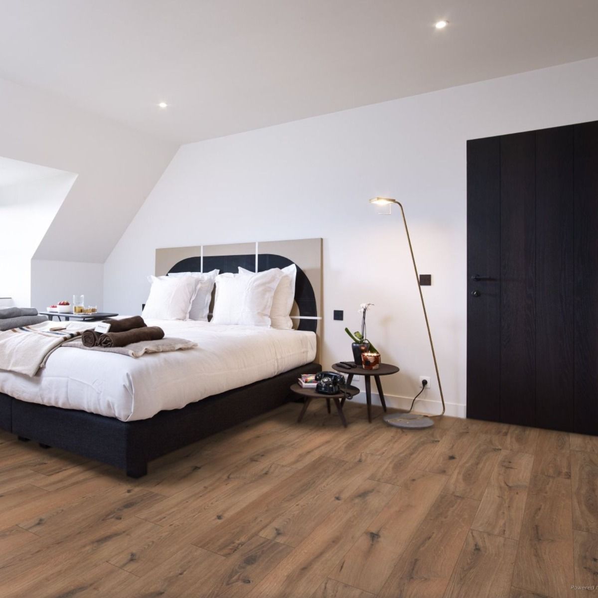 Oakwood Berry Alloc Ocean 8 V4 Laminate Flooring Gyant Brown Natural
