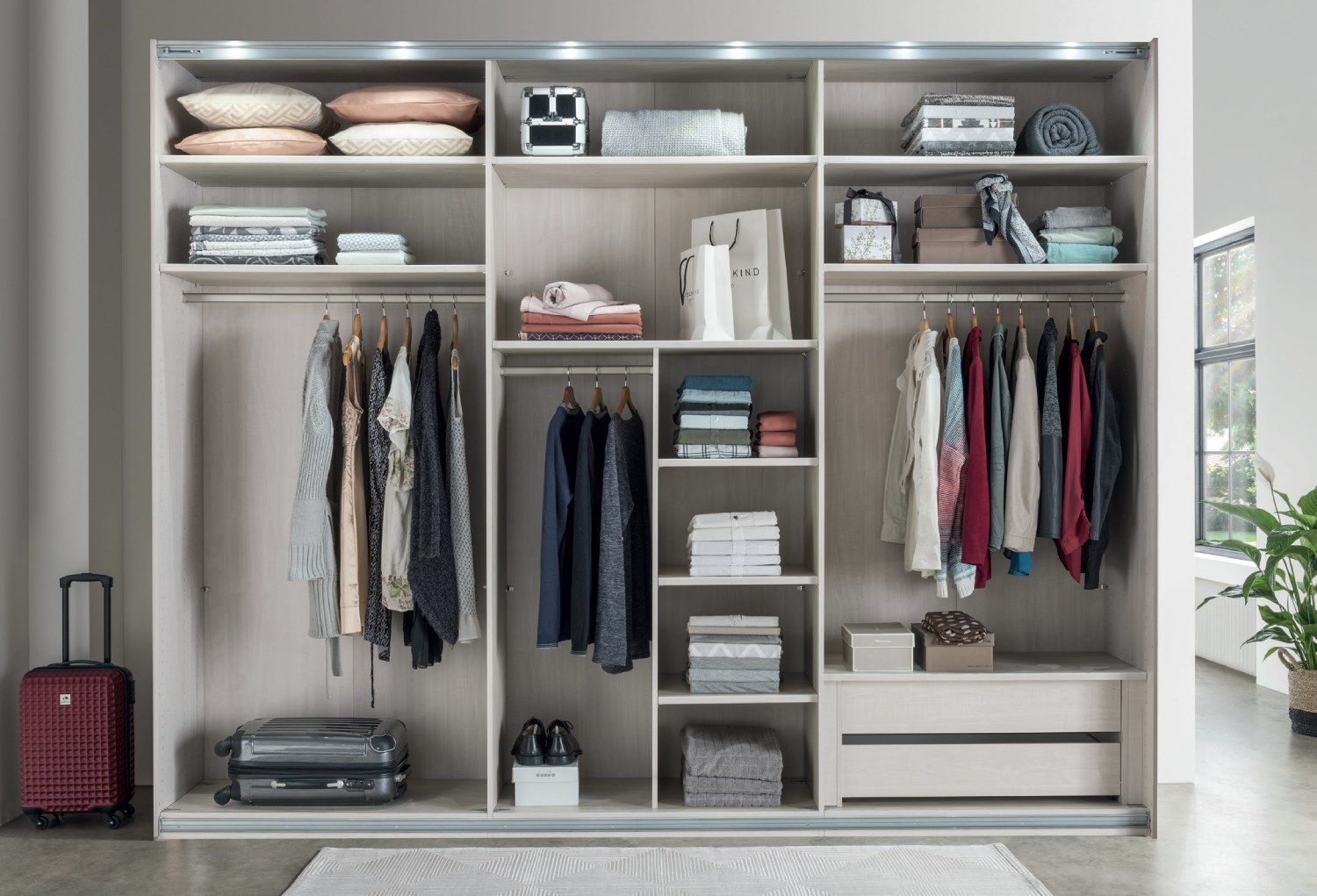 Oakwood Wiemann Miami 3 Door Sliding Wardrobe with Mirror