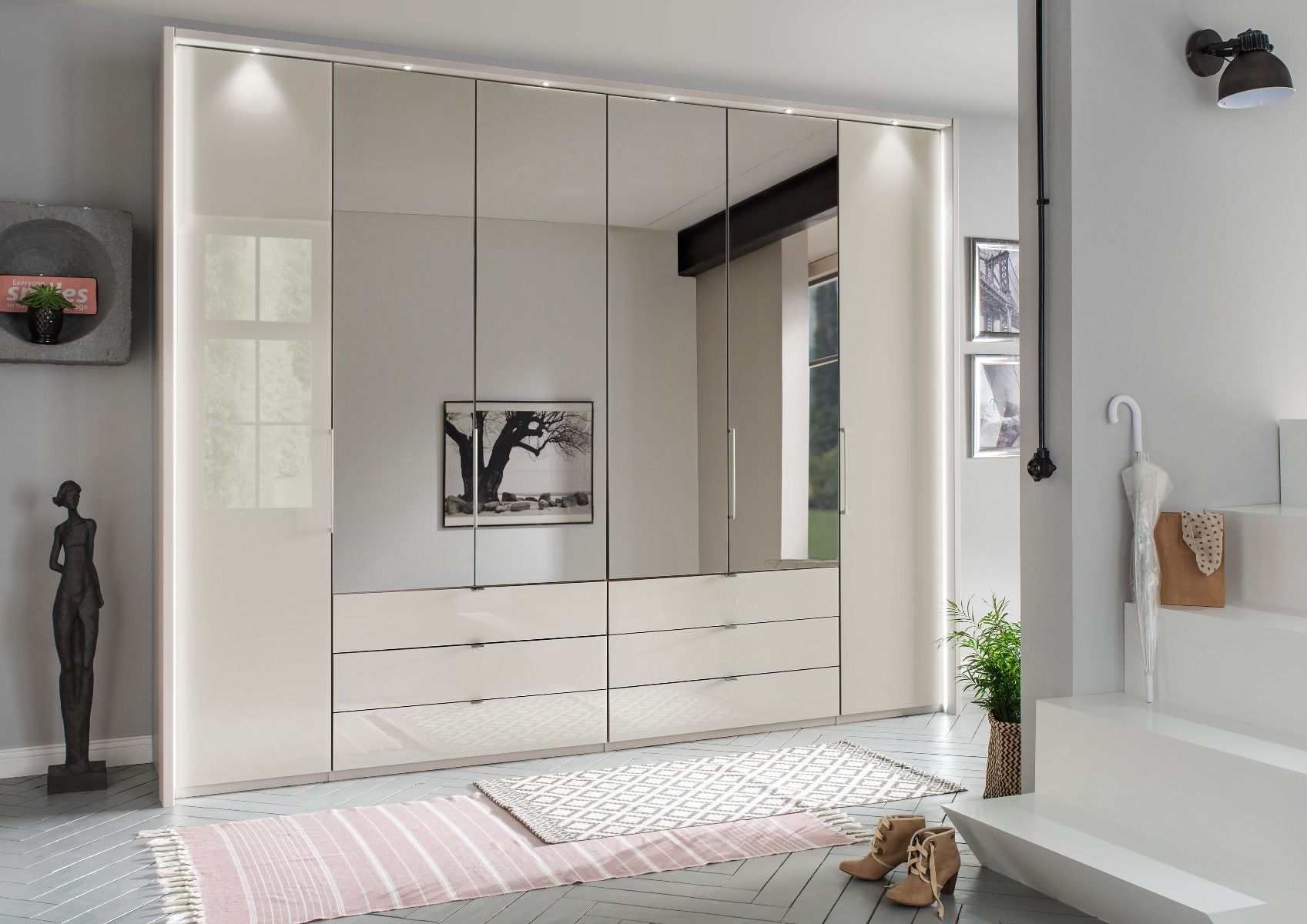 Oakwood Wiemann Kansas 6 Door Combi Wardrobe With 4 Centred Mirror Doors