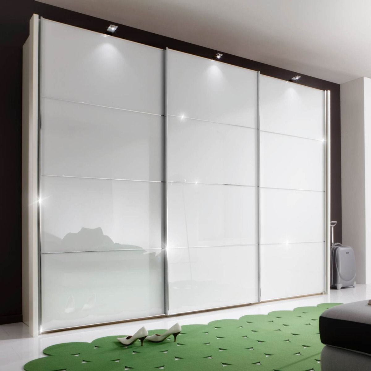 Oakwood Wiemann Miami White 3 Door Sliding Door Wardrobe 236cm Tall