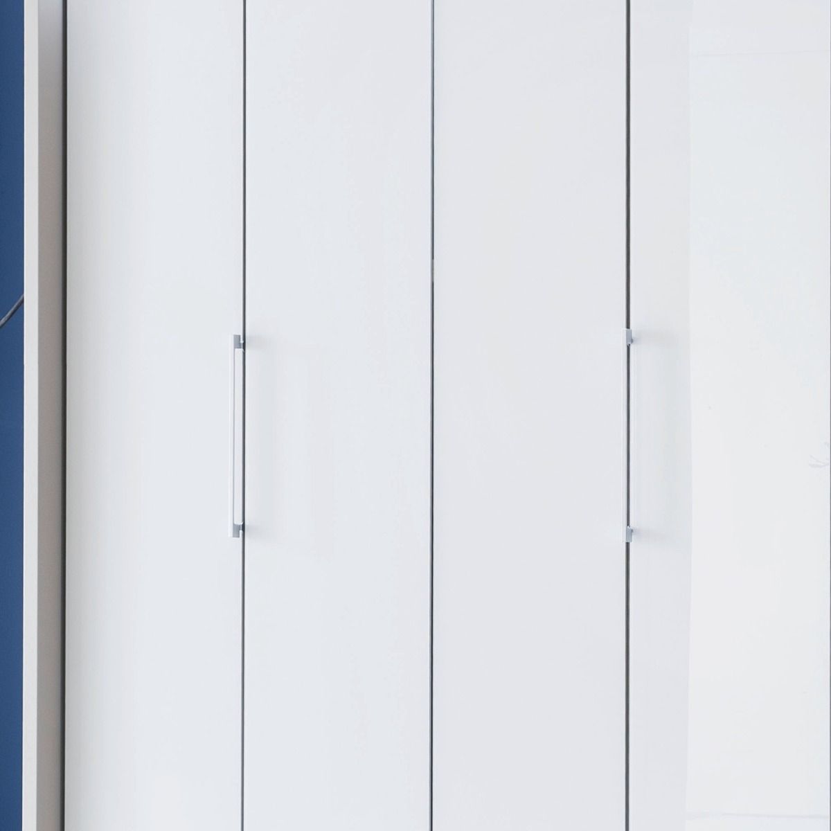 Oakwood Wiemann "Monaco 2000" White Bi-Folding Doors Wardrobe - 300CM