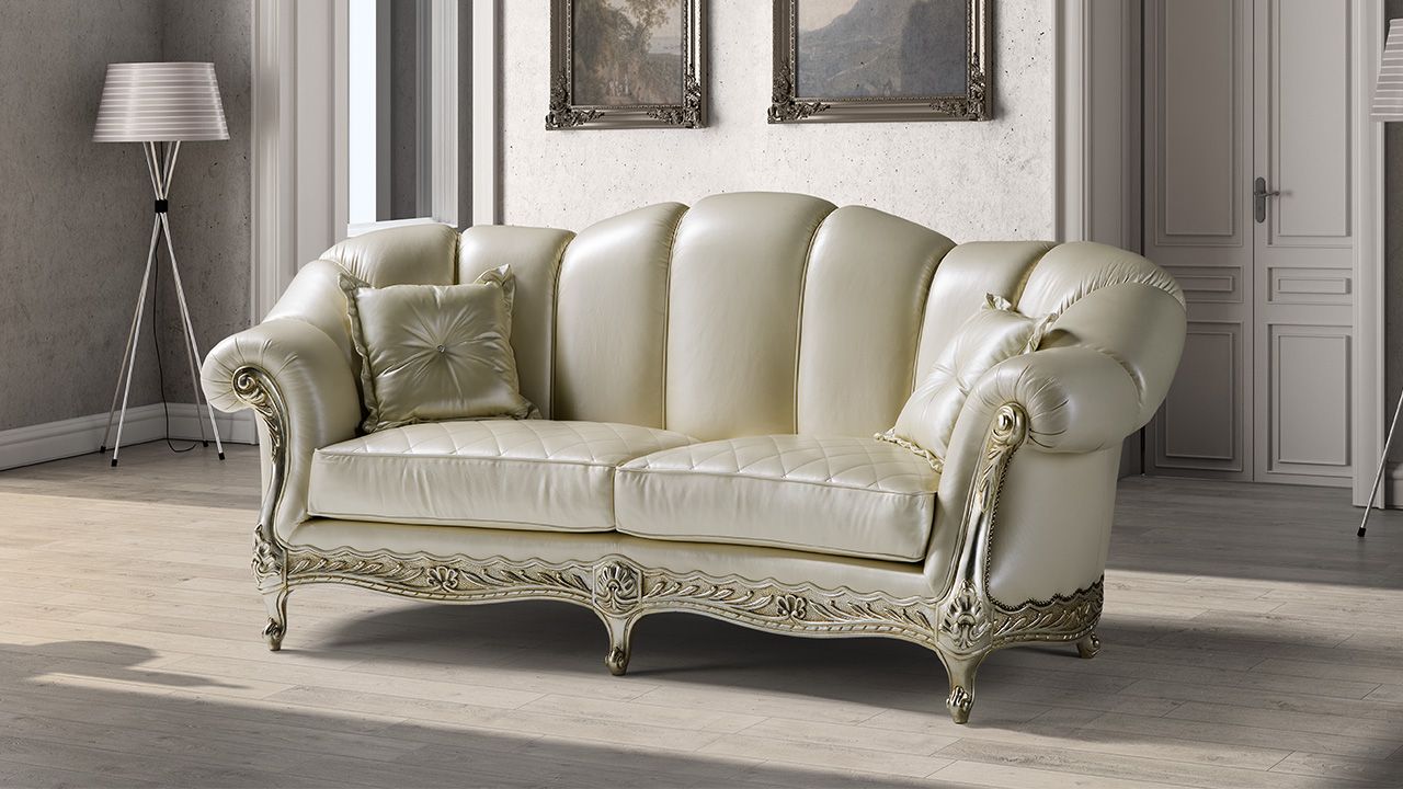 Oakwood Newtrend Concepts Carlos The Classic Style Supreme Quality Italian Leather Sofa