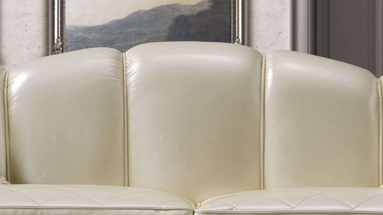 Oakwood Newtrend Concepts Carlos The Classic Style Supreme Quality Italian Leather Sofa