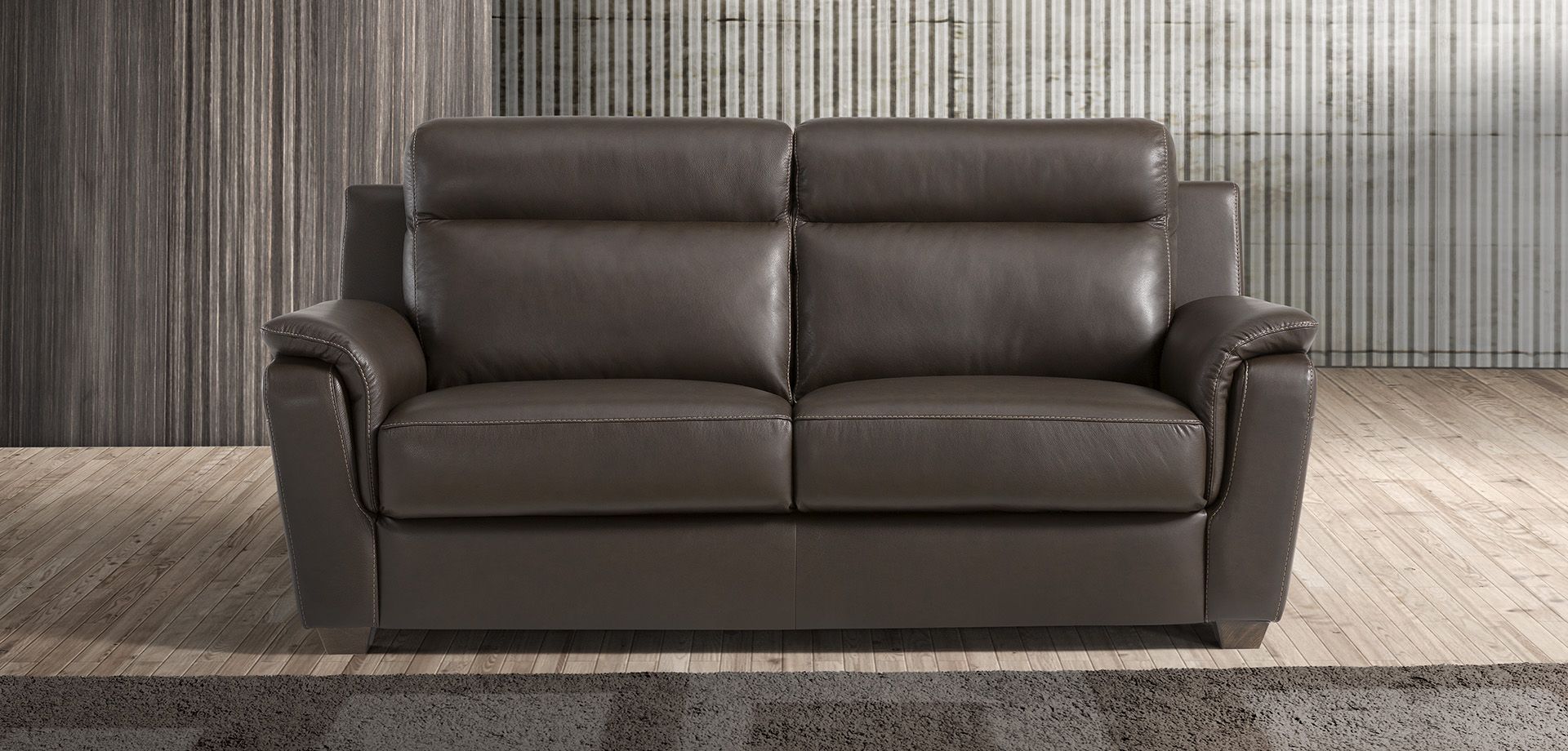 Oakwood NewTrendConcepts Edna Italian Leather Sofa