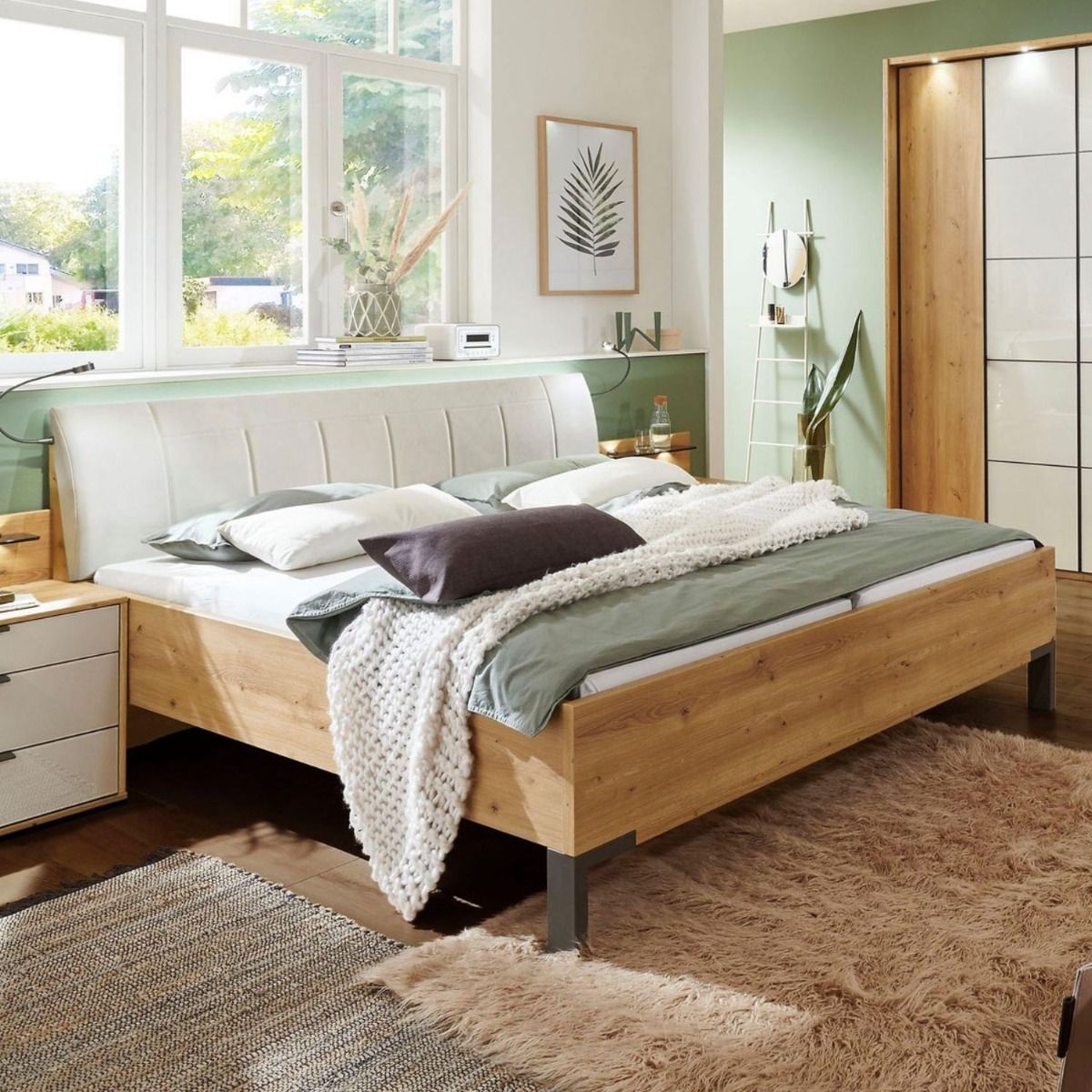 Oakwood Wiemann quito Bianco Oak And Champagne Faux Leather Bed