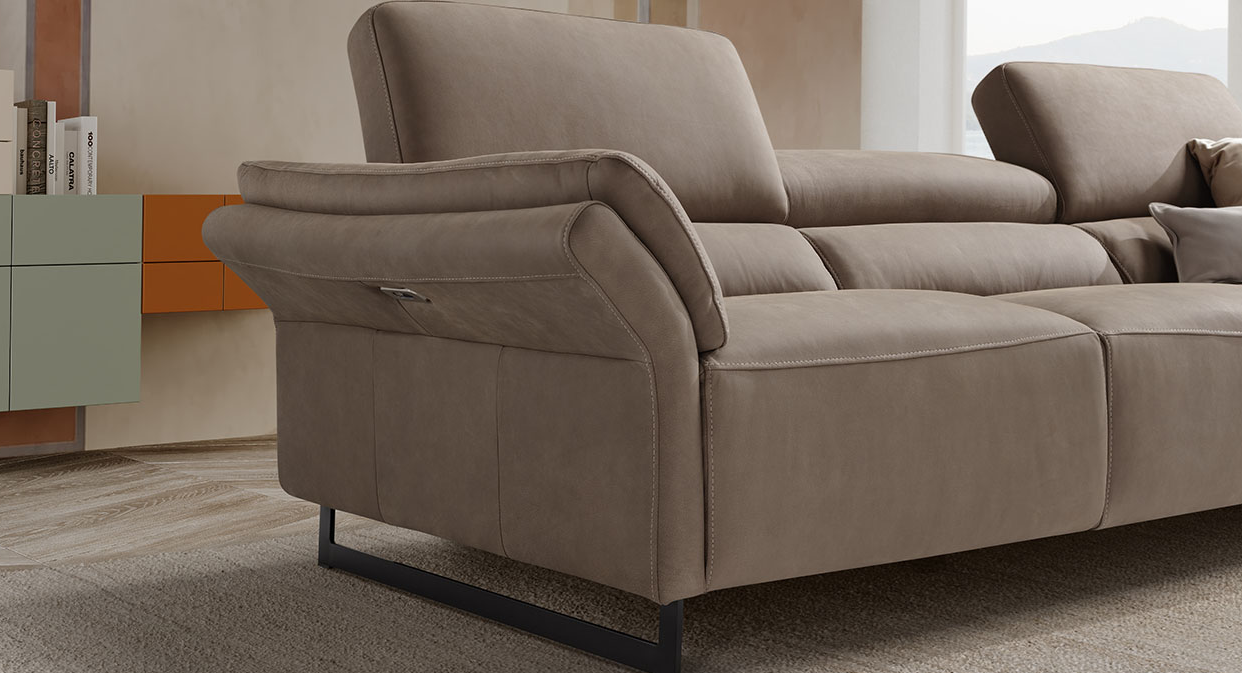 Oakwood Newtrend Concepts Mottetto Supreme Quality Italian Fabric Sofa