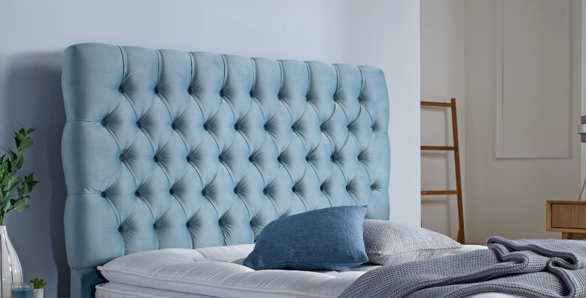 Oakwood Sofia Chesterfield Fabric Upholstered Bed Frame