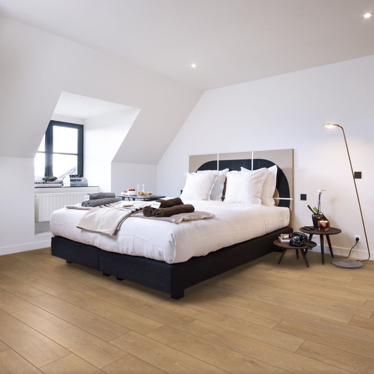 Oakwood Berry Alloc Ocean 8 V4 Laminate Flooring Texas Light Brown