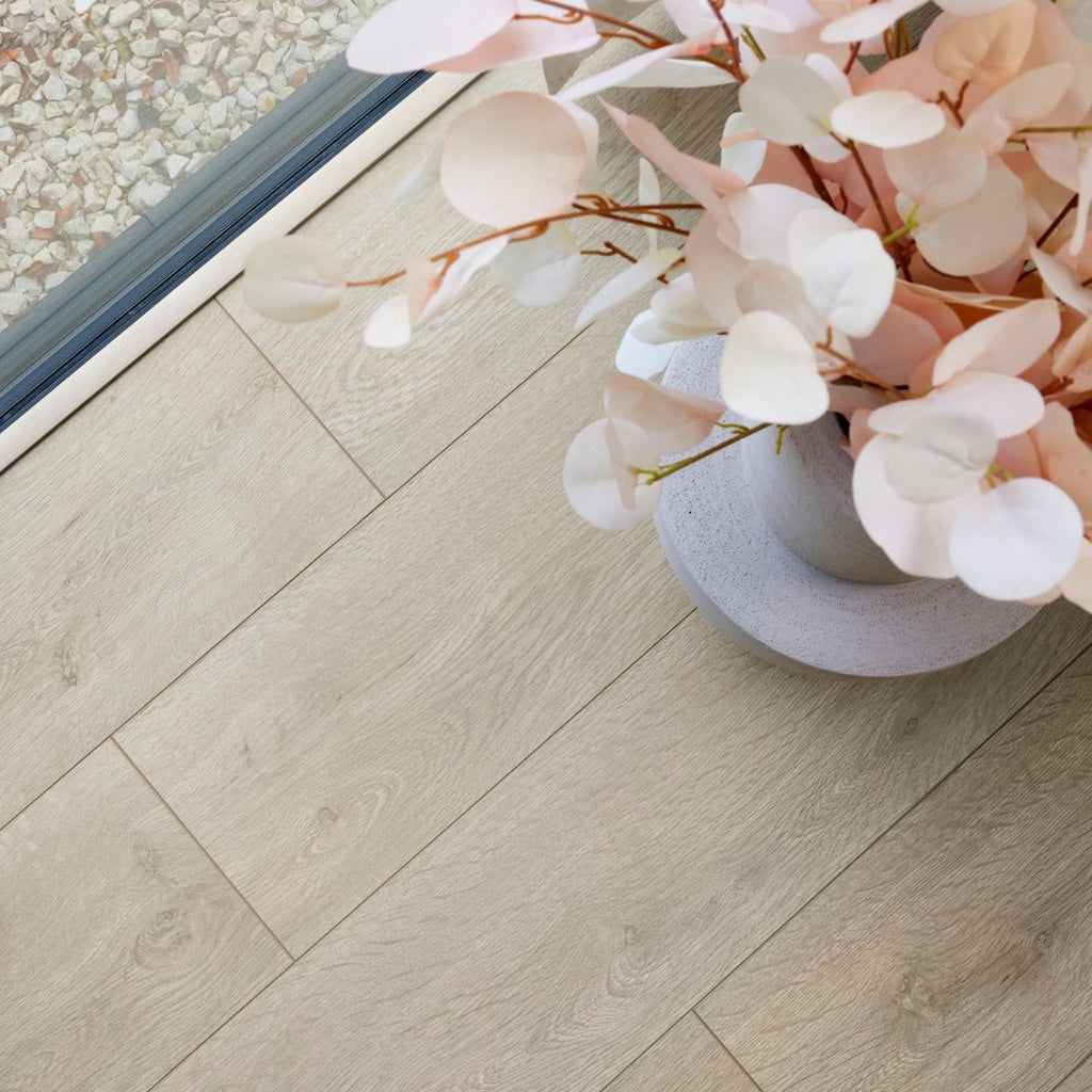 Oakwood Berry Alloc Ocean 8 V4 Laminate Flooring Texas Light Natural