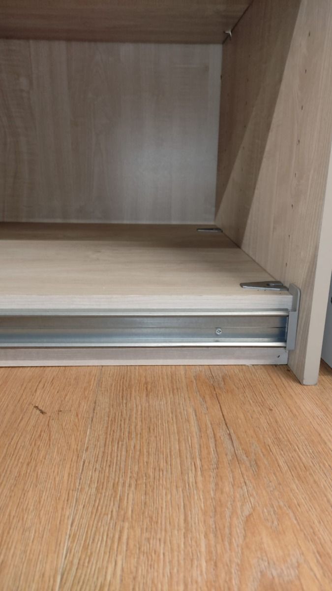 Oakwood Wiemann Berlin White Glass Front Finish Sliding Door Wardrobe