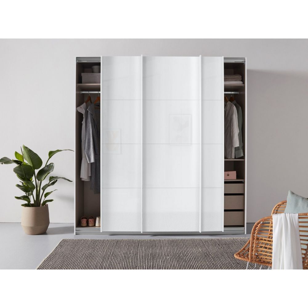 Oakwood Rauch Kulmbach 3 Sliding Doors Wardrobe